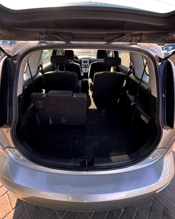 Mazda 5 I · Рестайлинг - Image 16
