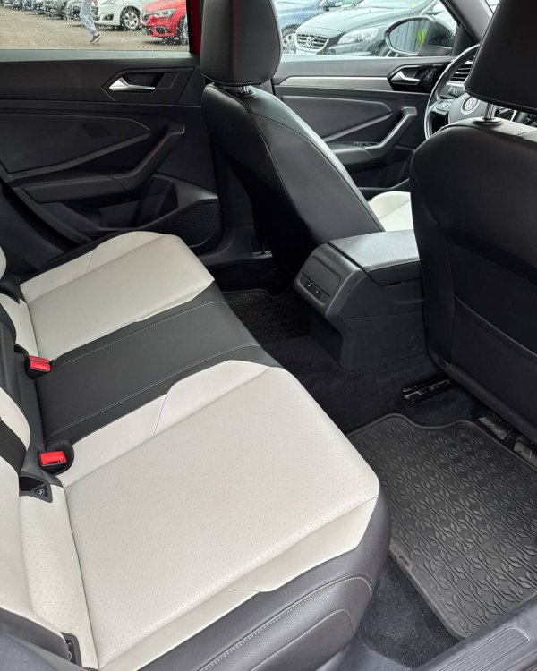 Volkswagen Jetta VII - Image 13