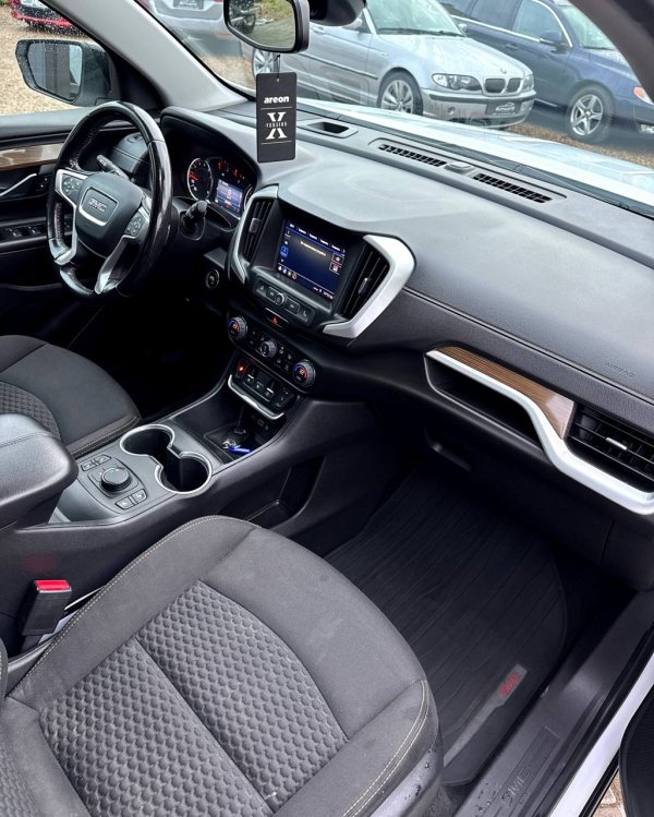 GMC Terrain II - Image 11