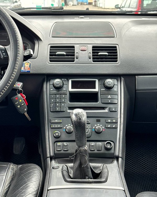 Volvo XC90 I - Image 12
