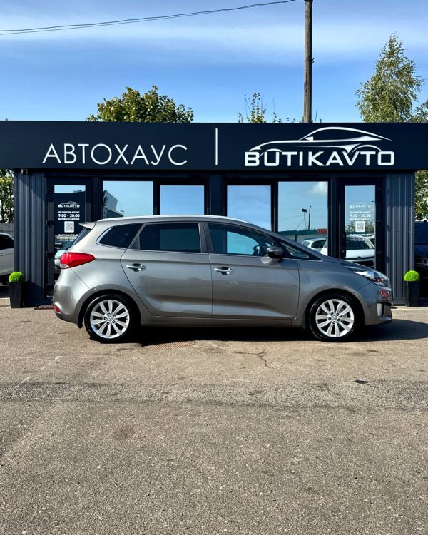 Kia Carens III - Image 8