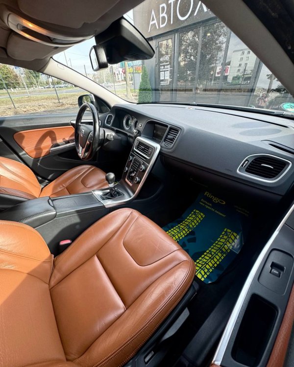 Volvo V60 I - Image 14