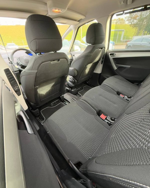 Citroen C4 Picasso I - Image 13