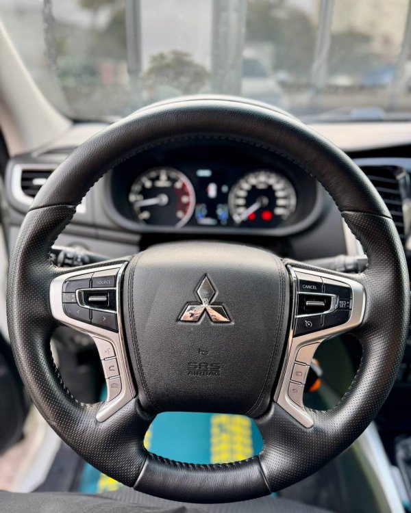 Mitsubishi Pajero Sport III - Image 15