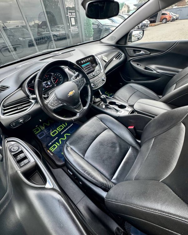 Chevrolet Malibu IX - Image 10