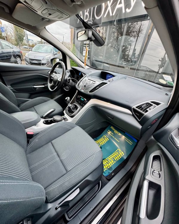 Ford Grand C-Max I - Image 14