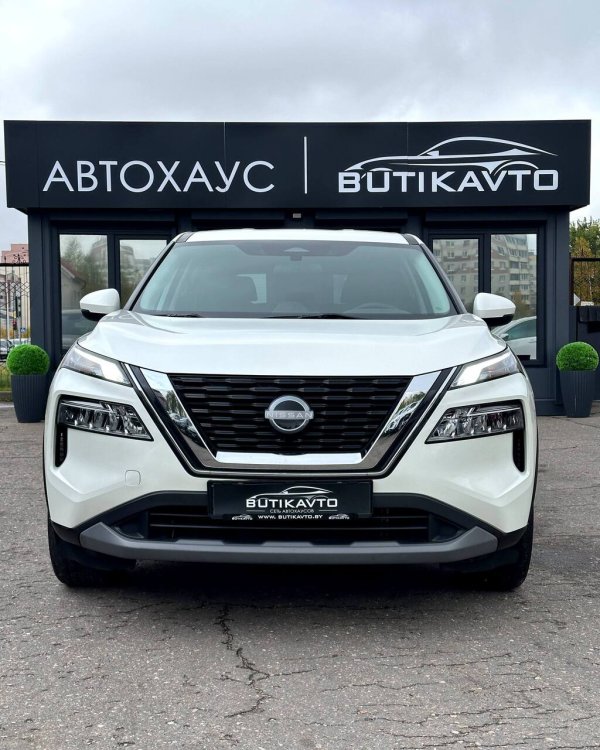 Nissan Rogue III - Image 2
