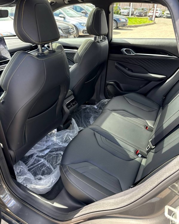 GEELY COOLRAY - Image 11