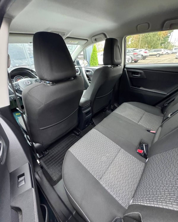 Toyota Auris II (E180) - Image 11