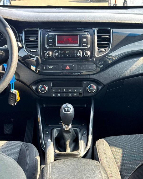 Kia Carens III - Image 12