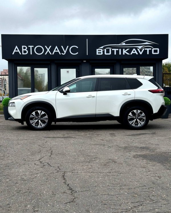 Nissan Rogue III - Image 7