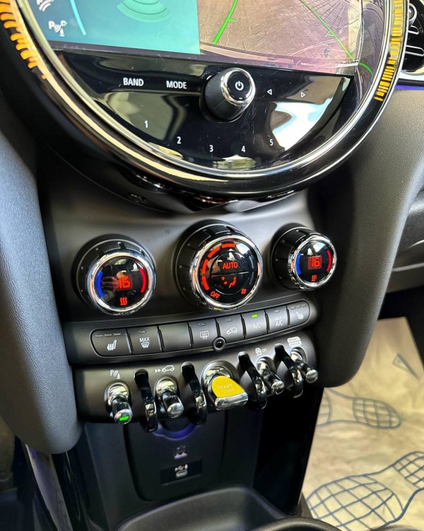 MINI Cooper SE I · Рестайлинг - Image 15