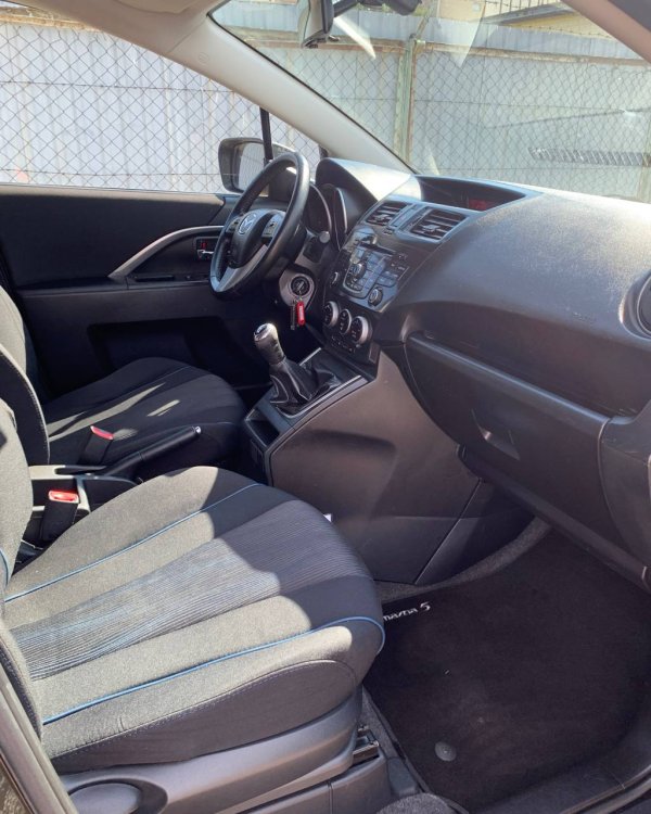 Mazda 5 II - Image 10