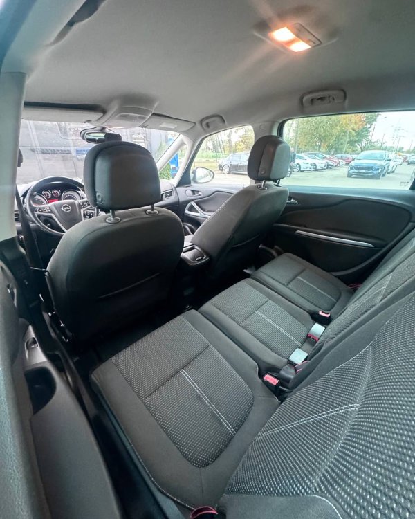 Opel Zafira C - Image 11