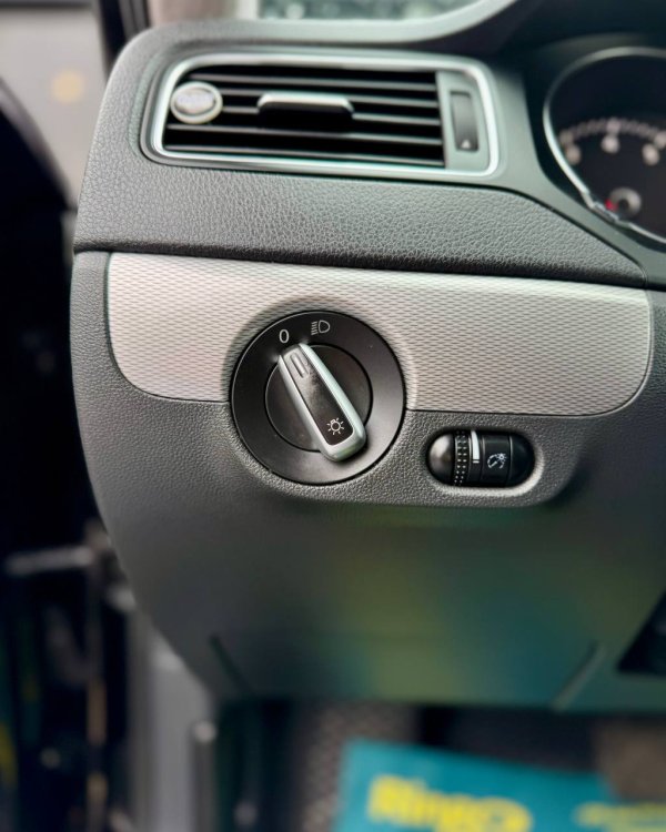 Volkswagen Jetta VI · Рестайлинг - Image 19