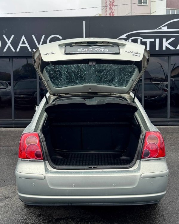 Toyota Avensis II (T250) - Image 14