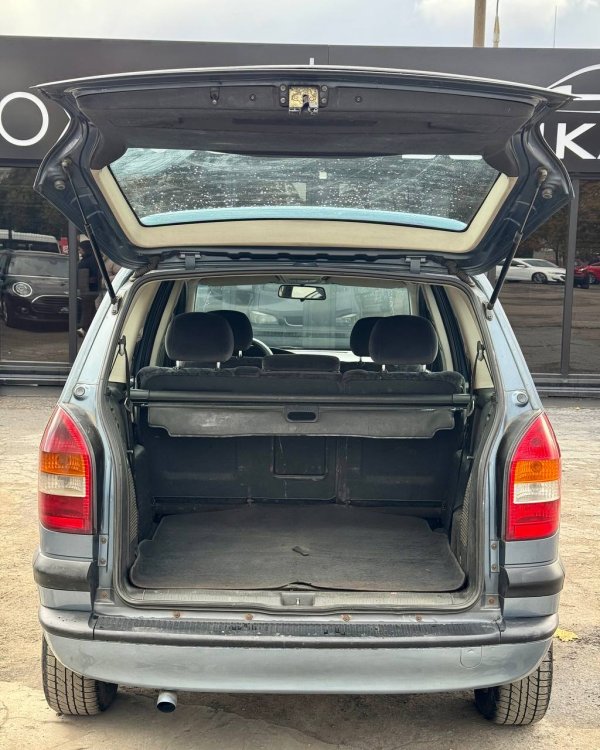 Opel Zafira A - Image 12