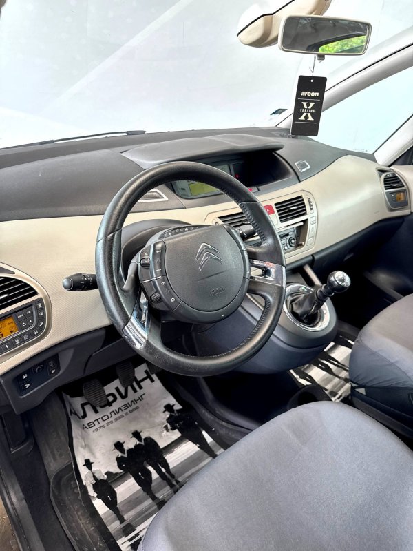 Citroen C4 Picasso I - Image 11