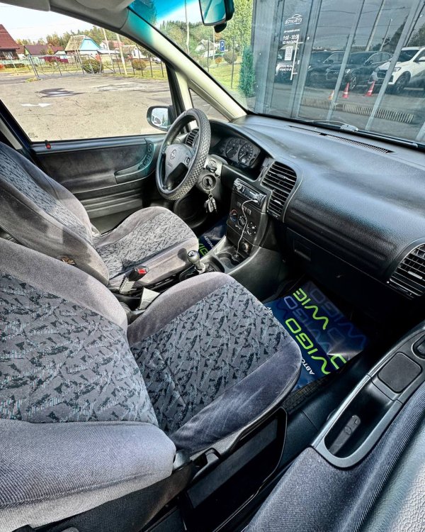 Opel Zafira A - Image 13