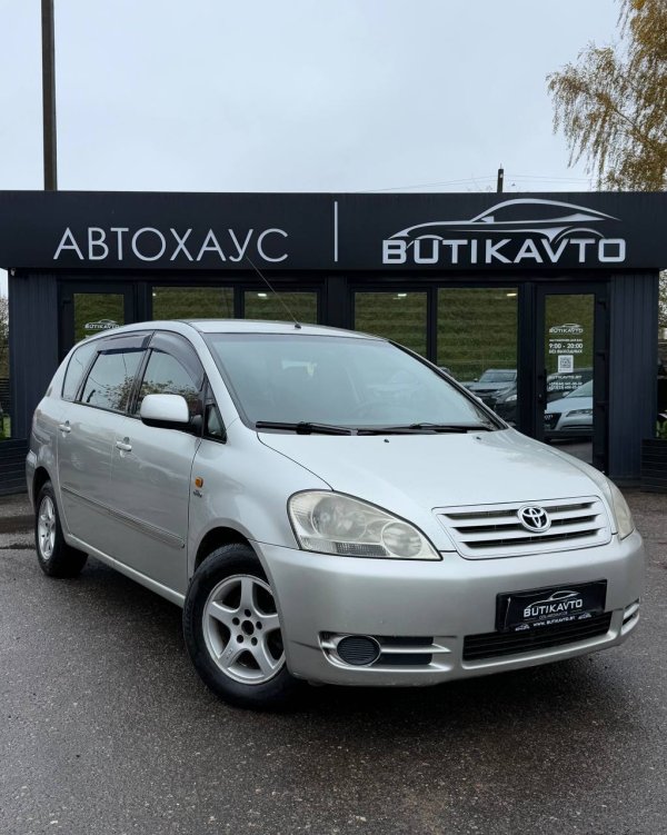 Toyota Avensis Verso I
