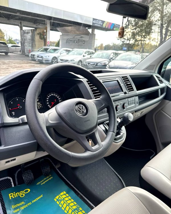 Volkswagen Transporter T6 - Image 11