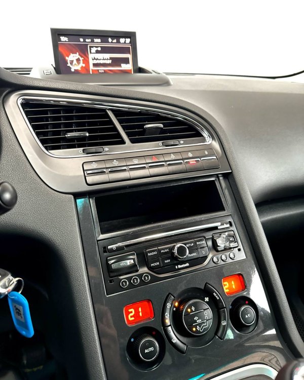 Peugeot 5008 I - Image 12