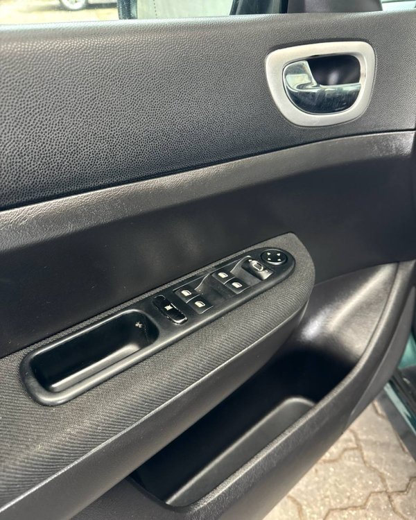 Peugeot 307 I · Рестайлинг - Image 9