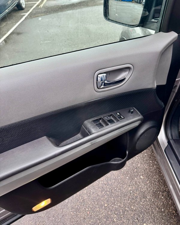 Nissan X-Trail II (T31) - Image 9