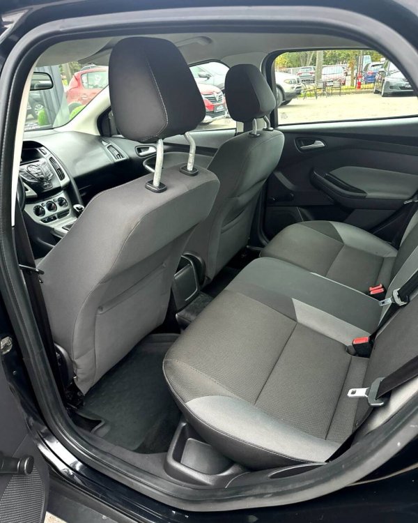 Ford Focus III - Image 12