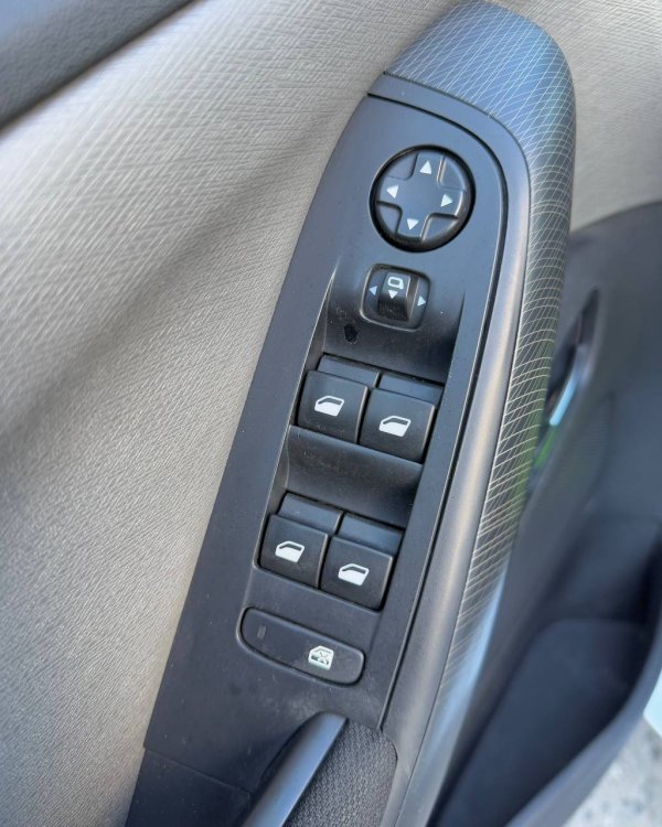 Citroen C4 Grand Picasso II - Image 10