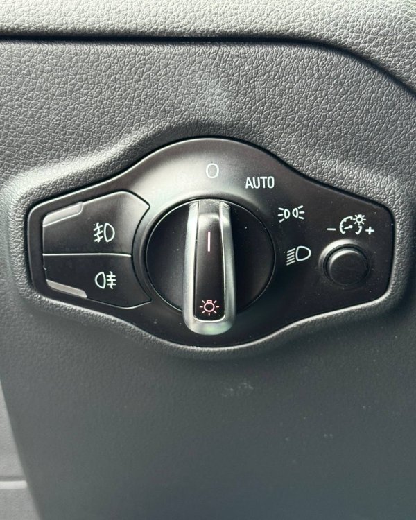 Audi Q5 8R - Image 17