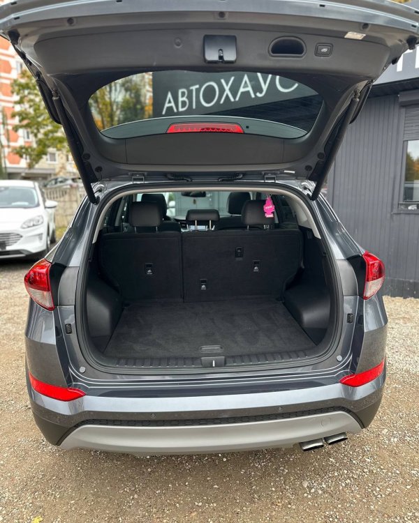 Hyundai Tucson III - Image 16
