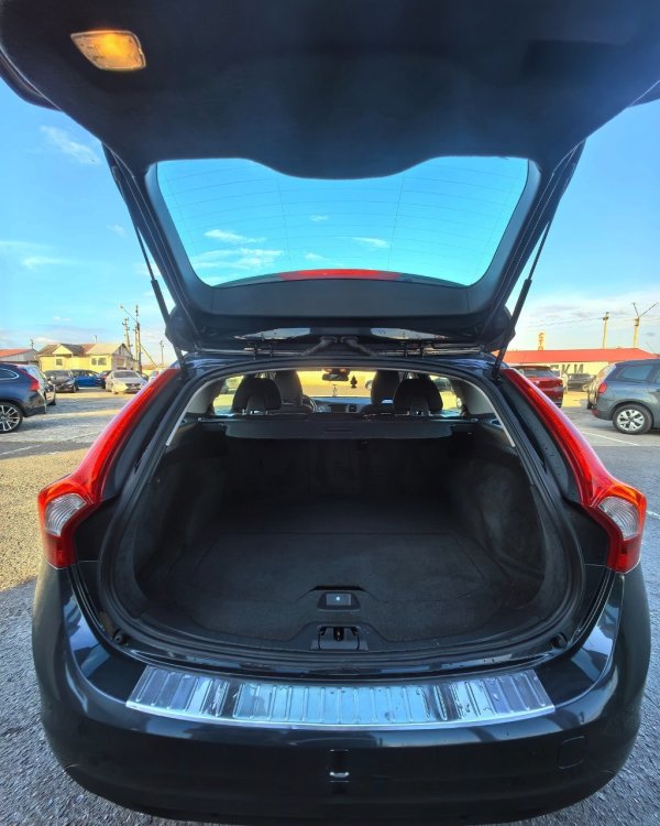 Volvo V60 I - Image 12