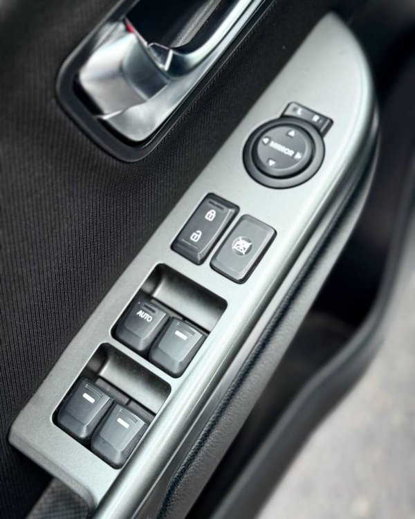 Kia Rio III - Image 18