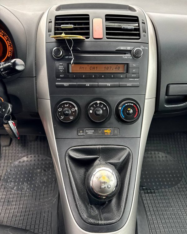 Toyota Auris I (E150) - Image 14