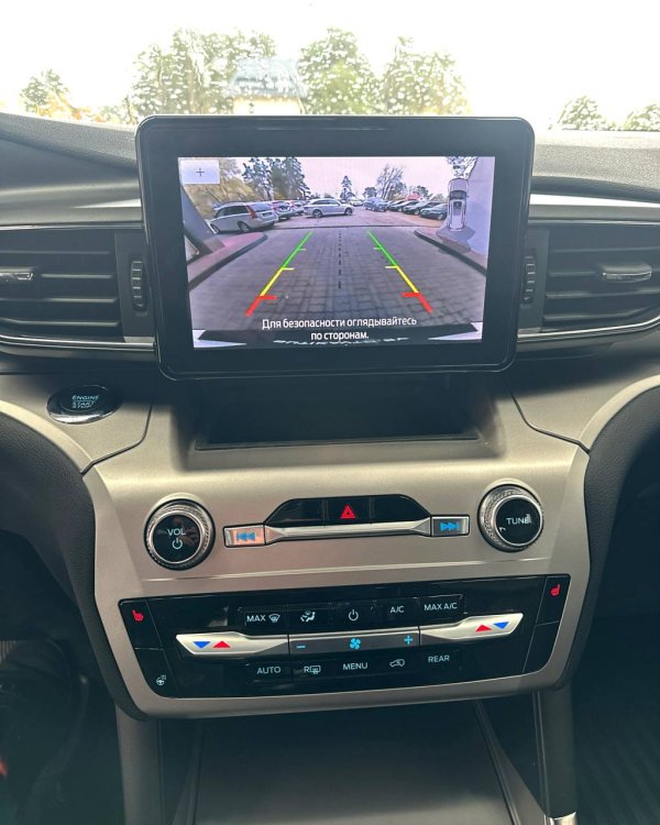Ford Explorer VI - Image 14