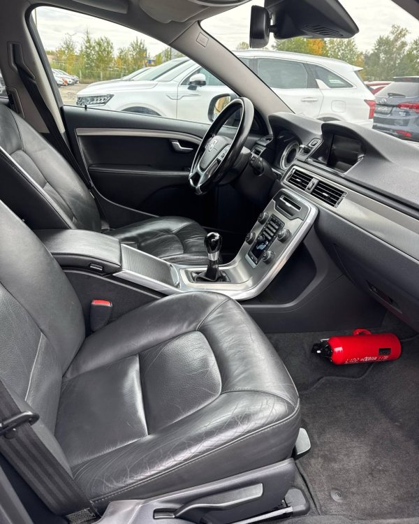 Volvo V70 III - Image 10