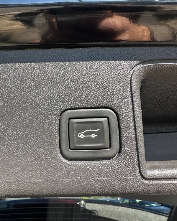GMC Terrain II - Image 15