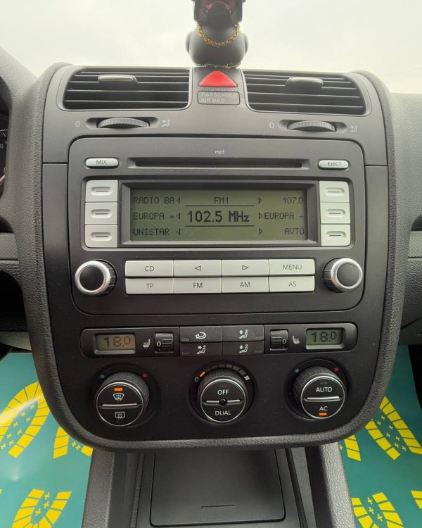 Volkswagen Golf V - Image 16