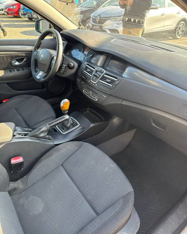 Renault Laguna III - Image 13