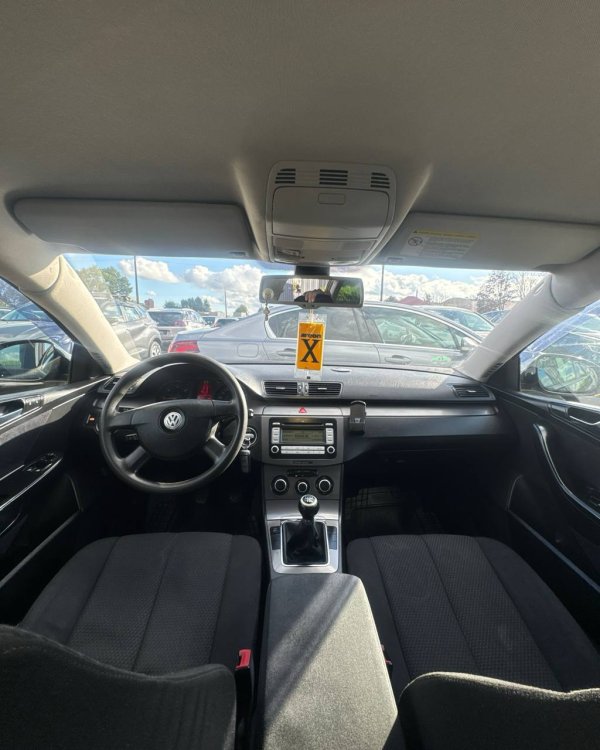 Volkswagen Passat B6 - Image 9