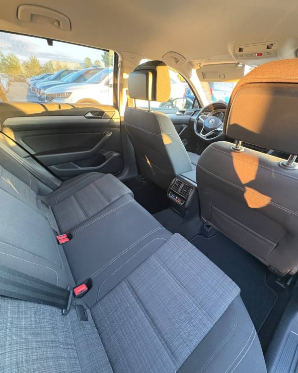 Volkswagen Passat B8 - Image 12