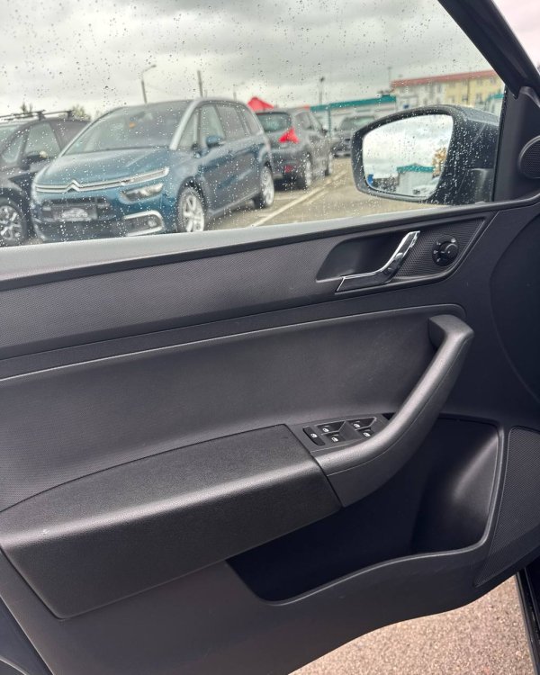 Skoda Rapid I - Image 9
