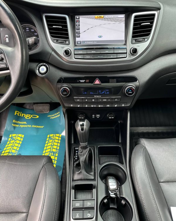 Hyundai Tucson III - Image 9