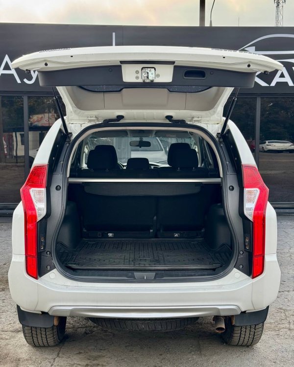 Mitsubishi Pajero Sport III - Image 12