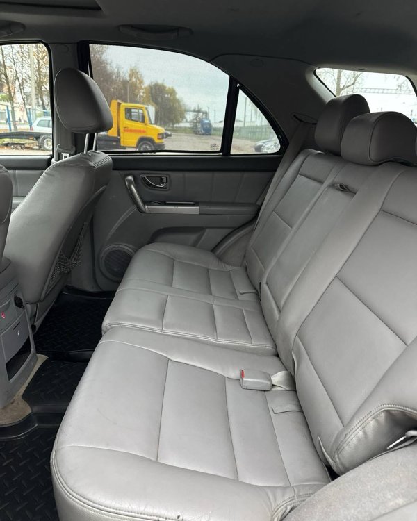 Kia Sorento I - Image 12