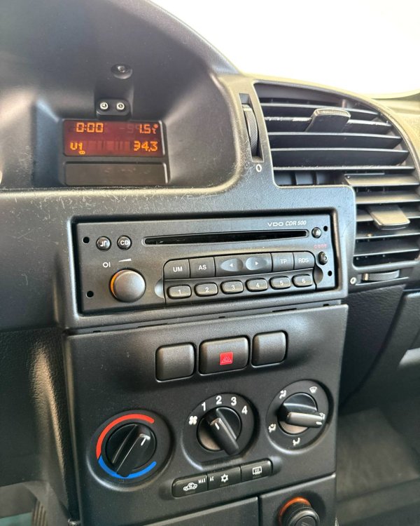 Opel Zafira A - Image 11