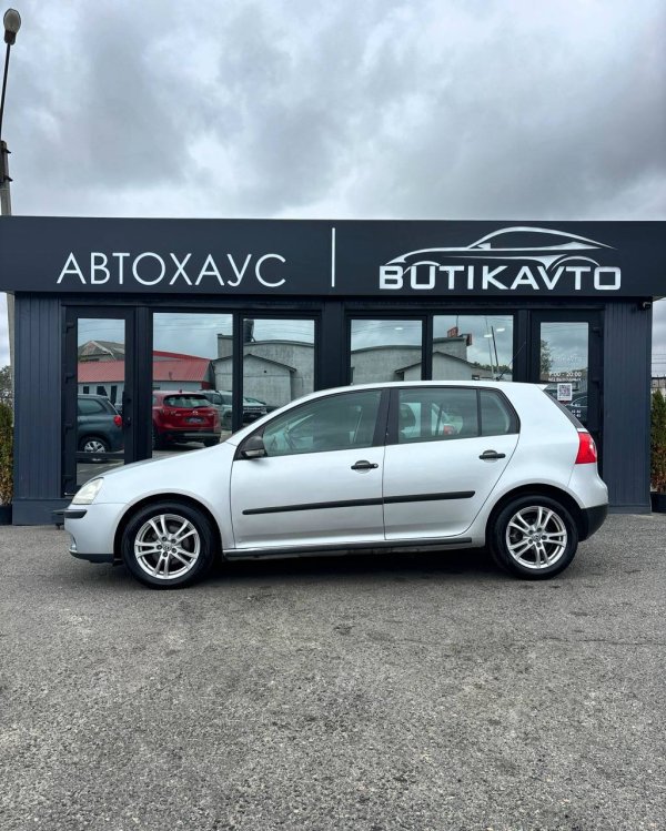 Volkswagen Golf V - Image 8