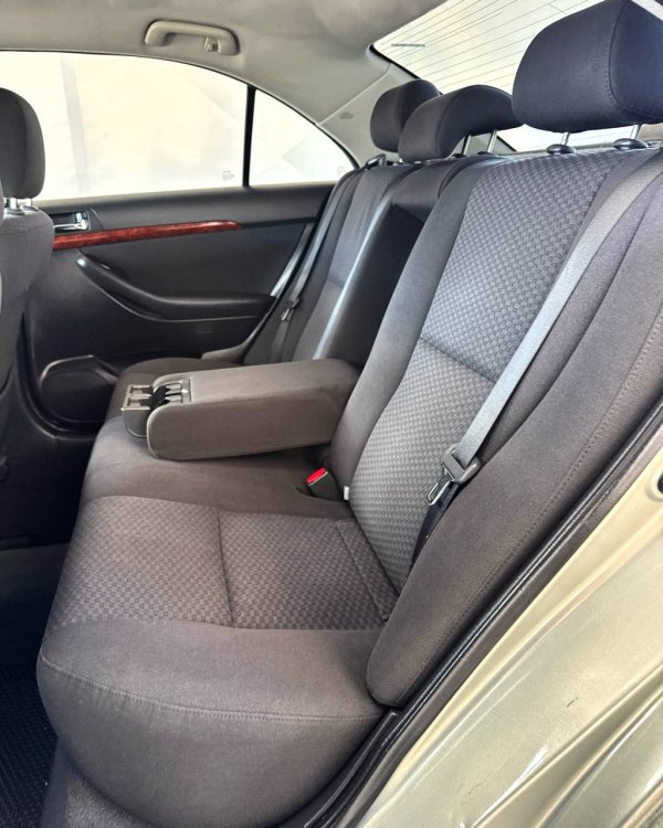 Toyota Avensis II (T250) - Image 14