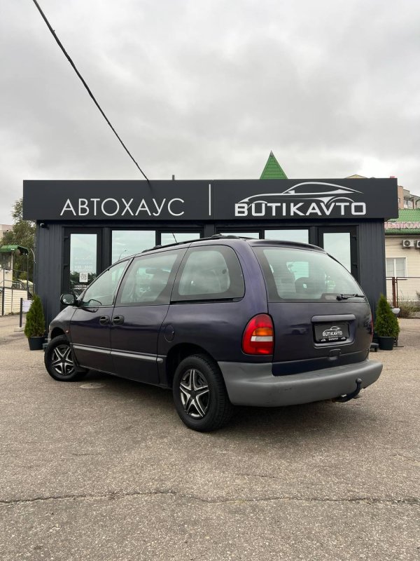 Chrysler Voyager III - Image 5